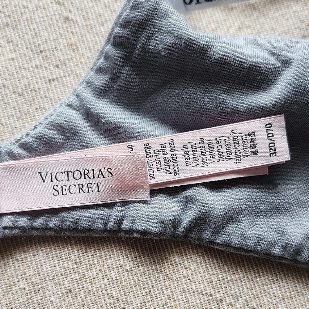 Victoria's Secret Heather Gray Bra - Picture 3 of 4